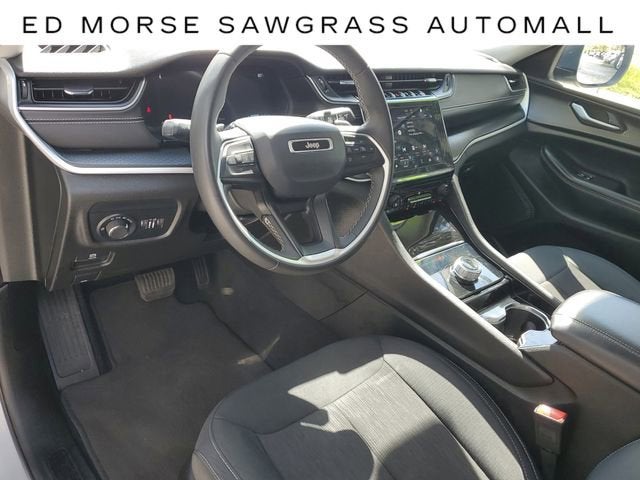 2023 Jeep Grand Cherokee Laredo