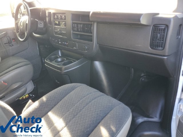 2025 Chevrolet Express Cargo WT