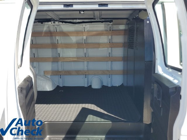 2025 Chevrolet Express Cargo WT