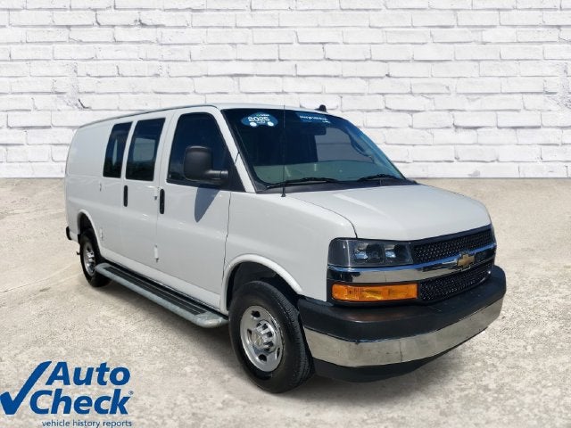 2025 Chevrolet Express Cargo WT