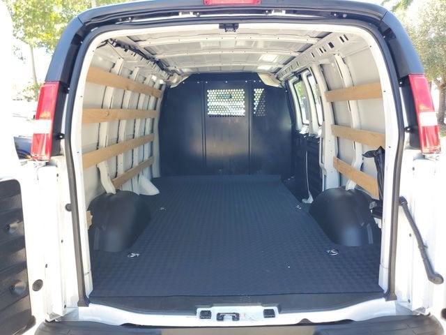 2025 GMC Savana Cargo Work Van