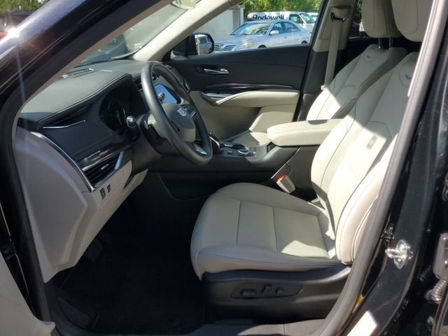 2022 Cadillac XT4 Luxury