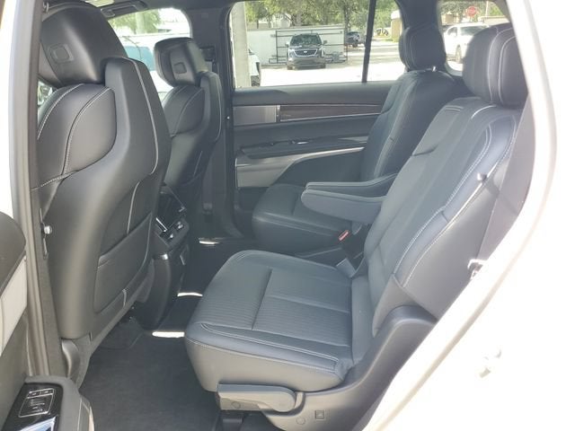 2027 Cadillac VISTIQ Sport