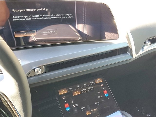 2026 Cadillac VISTIQ Platinum