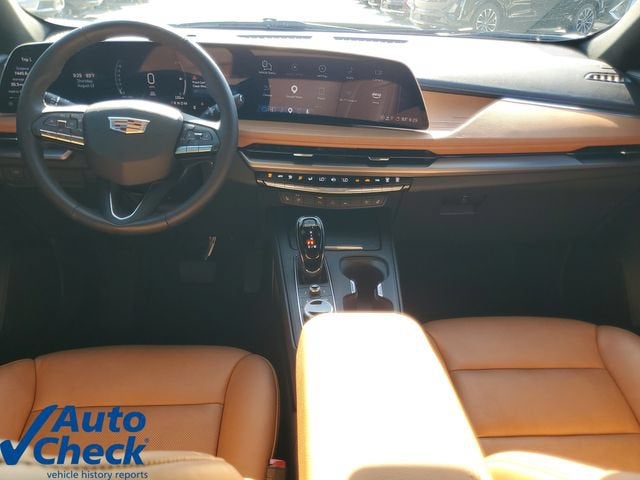 2025 Cadillac XT4 Premium Luxury
