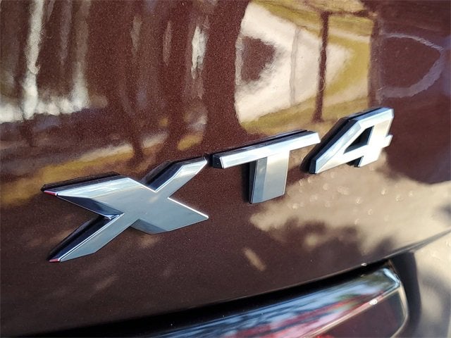 2022 Cadillac XT4 Premium Luxury