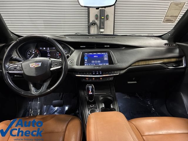 2022 Cadillac XT4 Premium Luxury