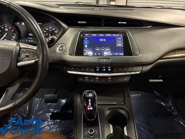 2022 Cadillac XT4 Premium Luxury
