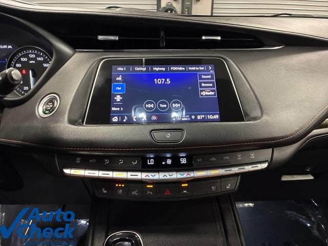 2022 Cadillac XT4 Premium Luxury