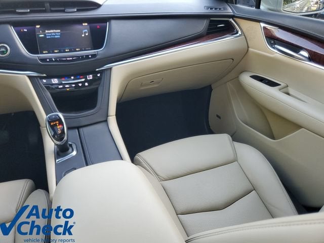 2017 Cadillac XT5 Luxury FWD