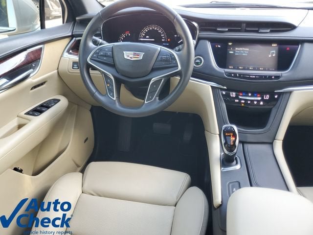 2017 Cadillac XT5 Luxury FWD