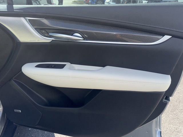 2025 Cadillac XT5 Sport