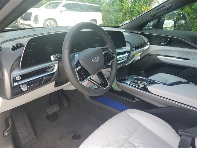 2025 Cadillac LYRIQ Luxury 1