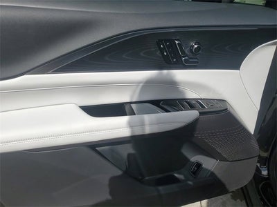 2025 Cadillac LYRIQ Luxury 1