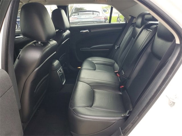 2022 Chrysler 300 Touring L