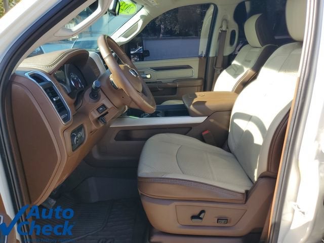 2023 RAM 3500 Laramie Crew Cab 4x4 8' Box