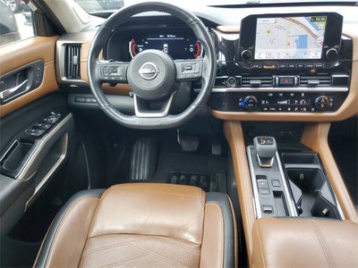 2023 Nissan Pathfinder Platinum