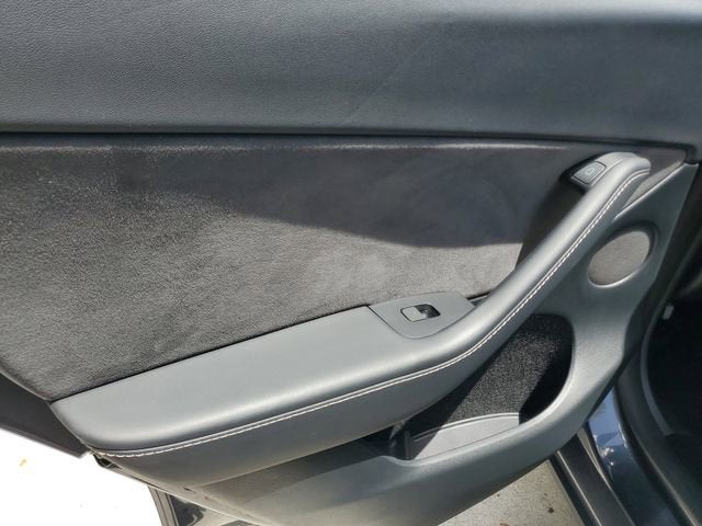 2024 Tesla Model Y Base