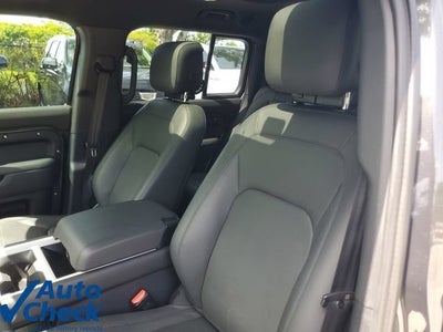 2025 Land Rover Defender X-Dynamic SE