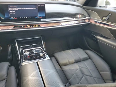2025 BMW 7 Series 740i xDrive