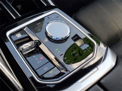 2025 BMW 7 Series 740i xDrive
