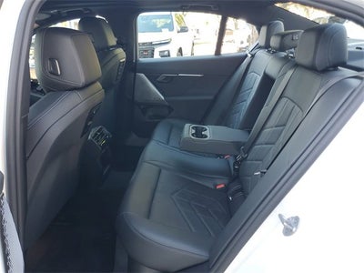 2025 BMW 5 Series 530i