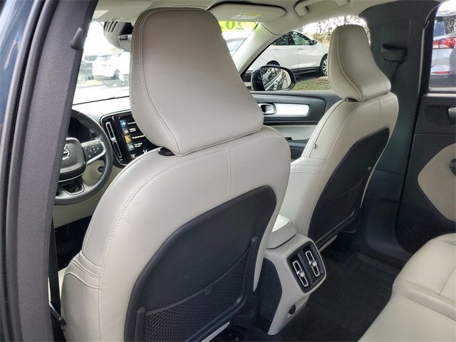 2021 Volvo XC40 Momentum