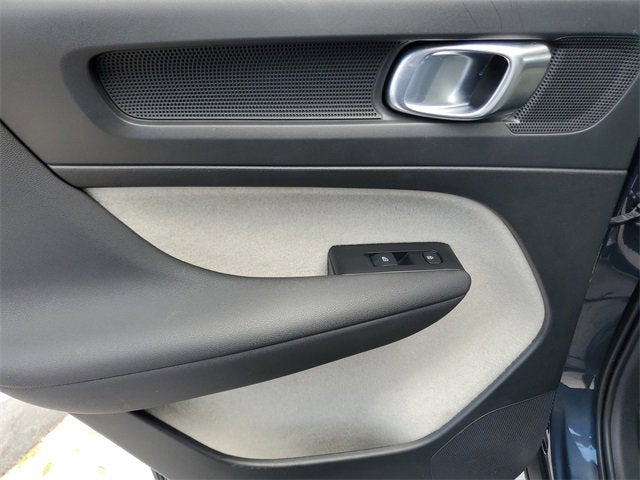 2021 Volvo XC40 Momentum