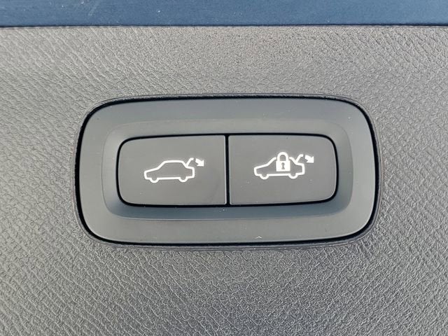 2024 Volvo XC90 Plus Bright Theme