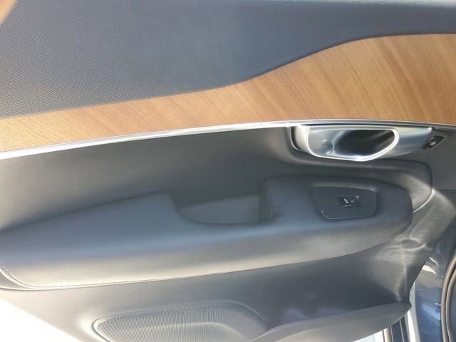 2024 Volvo XC90 Plus Bright Theme