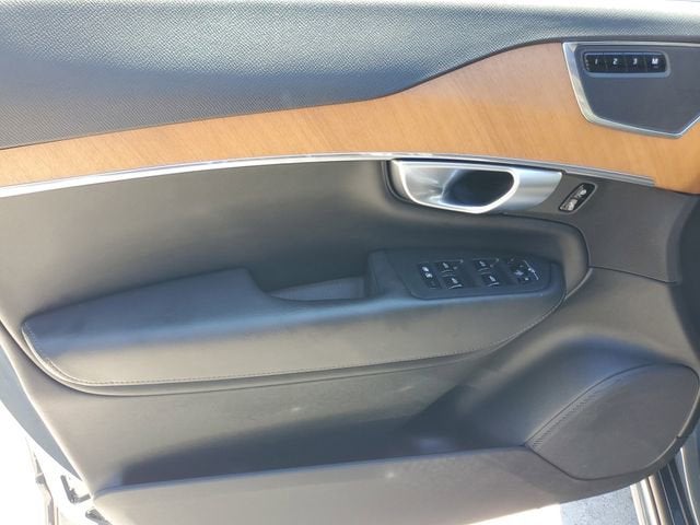 2024 Volvo XC90 Plus Bright Theme