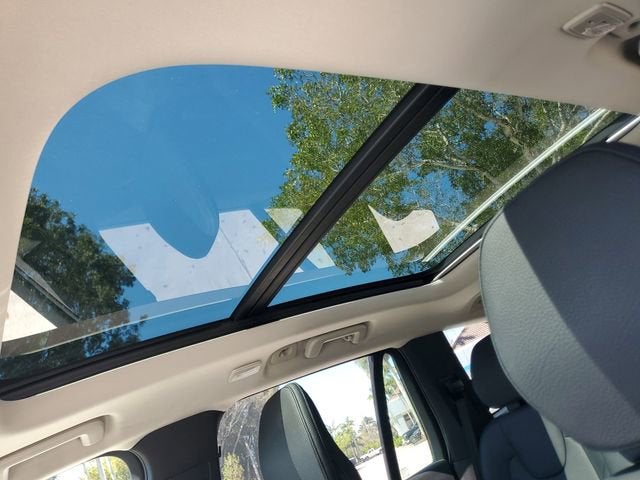 2024 Volvo XC90 Plus Bright Theme
